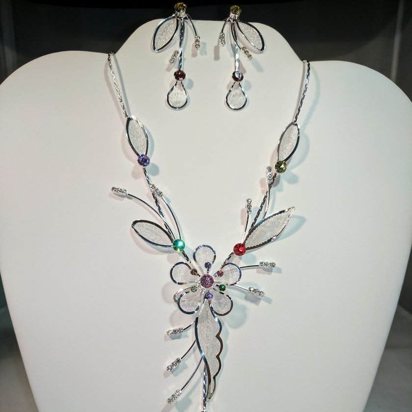 Flower Drop Necklace in Silver Tone. - Earrings sold separately.